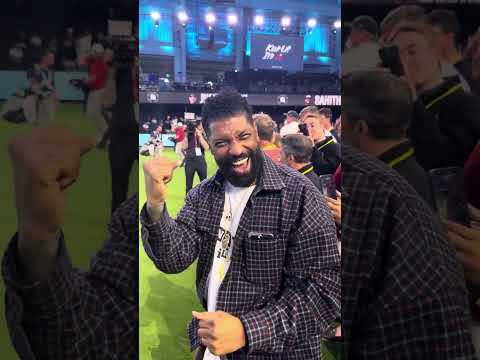 Facts: while in miami performing Two days ago @tigerwoods threw me a ball.