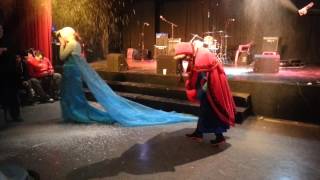 Frozen cosplay performance Rio Negro