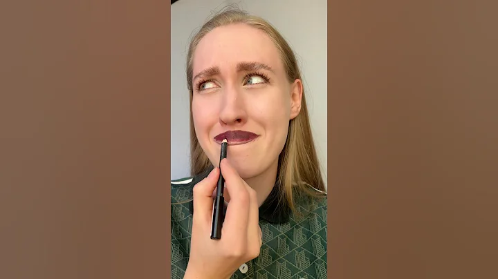 Trying the VIRAL lipstick tutorial 😍 #makeuphacks #beautyhacks