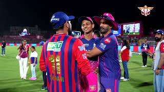 Handshakes, hugs and wholesome vibes ❤️💙