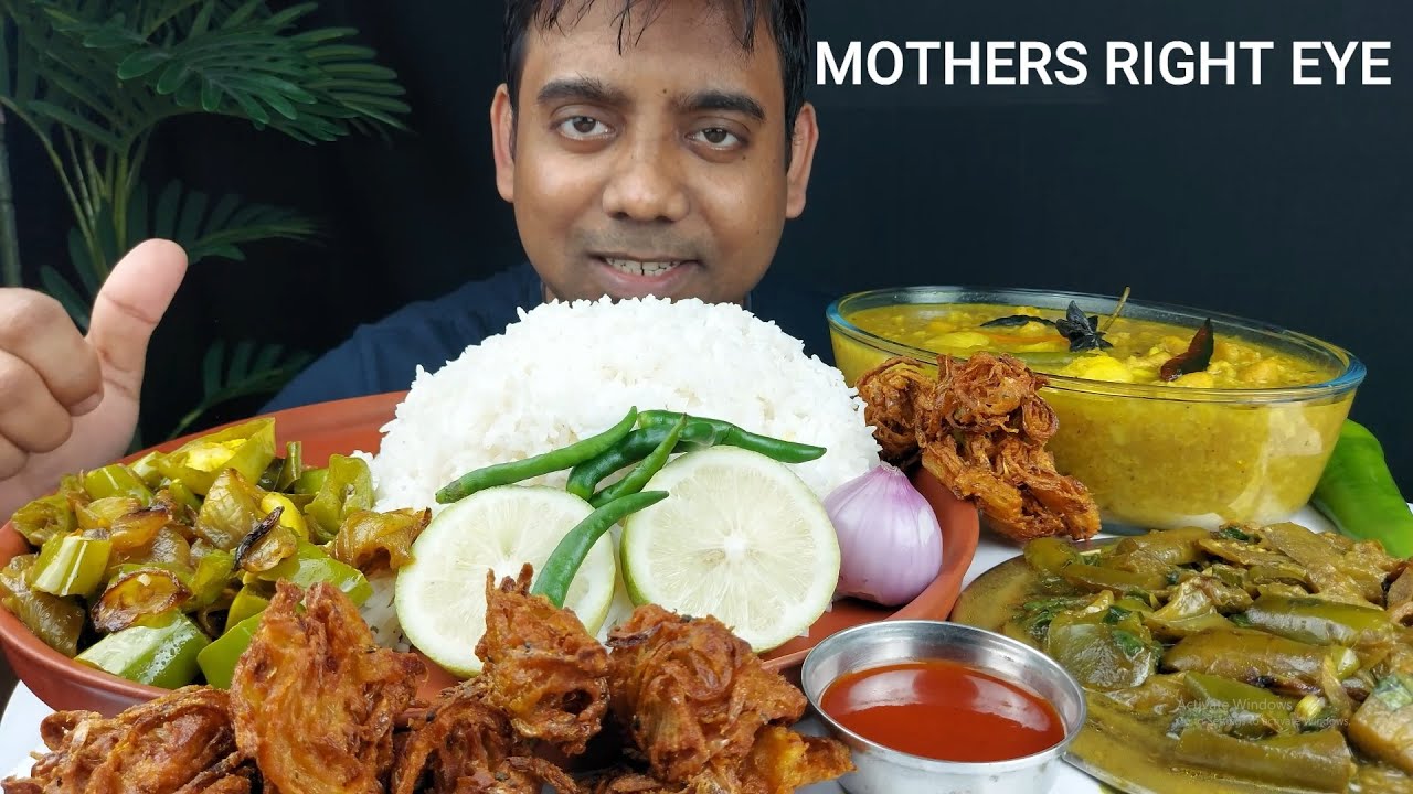 WHAT HAPPEND TO MOTHERS RIGHT EYE ?