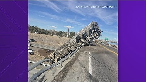 Semi-truck crash near Declo prompts eastbound I-84 closure