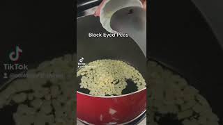 Black-Eyed Peas #blackeyedpeas #recipe #food #newyear2023 #blackeyedbeans #short #shorts #easyrecipe Resimi