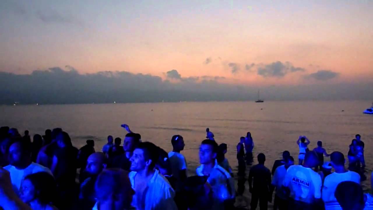 Armin van Buuren @ Cacao Beach 2010 ( Shogun feat. Emma Lock - Save Me (Ilya Soloviev Remix) )