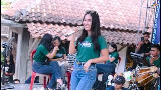 PENGABDIAN SEORANG WANITA- DIANA VANESA- - BLMUSIK LIVE IN KAMUNING CILELES
