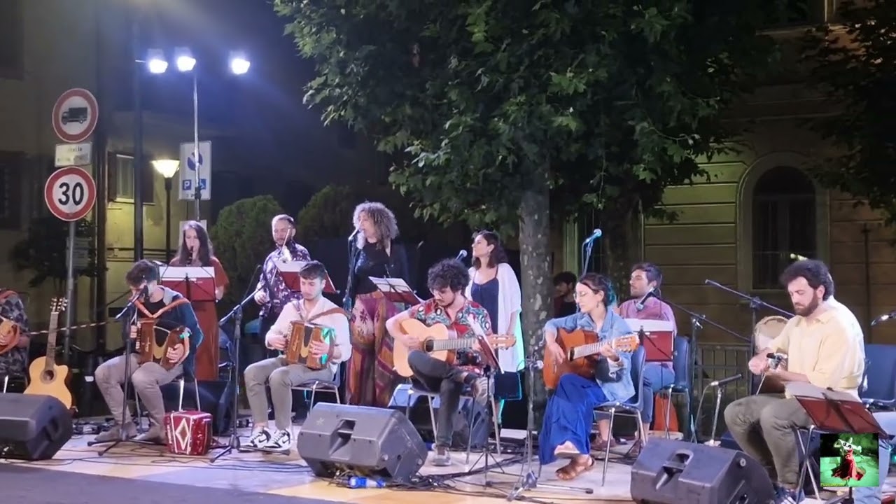 Monte Porzio Catone 10 Luglio 2022 Orchestra Etnomusa di Sapienza di Roma.Canti e ballate popolari