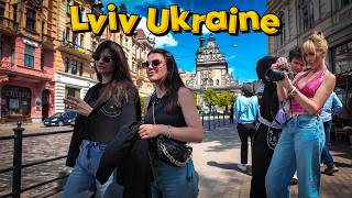 Львів у сонячний день і Велич Старого Храму