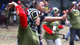 WUIH! IBU-IBU BERHIJAB UNJUK KEMAMPUAN DI KEJUARAAN LEMPAR PISAU & KAPAK MAHAWARMAN 2019 | #NEWS