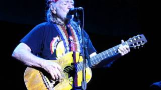 Willie Nelson - Blue Eyes Crying In the Rain - Live