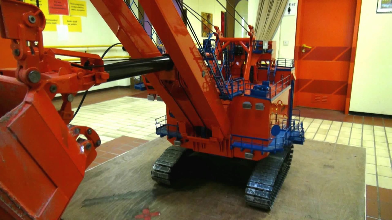 BIGGEST 160 kg RC DIGGER BUCYRUS 495 HR  see you wels 2017