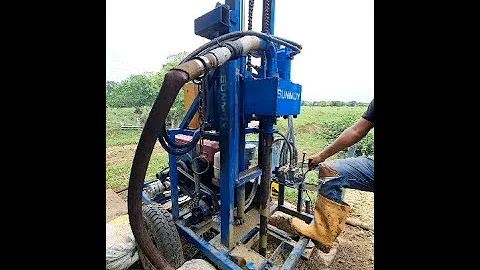 water borehole well is drilled by sunmoy HF260D portable drilling machine