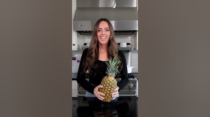 no-knife pineapple hack