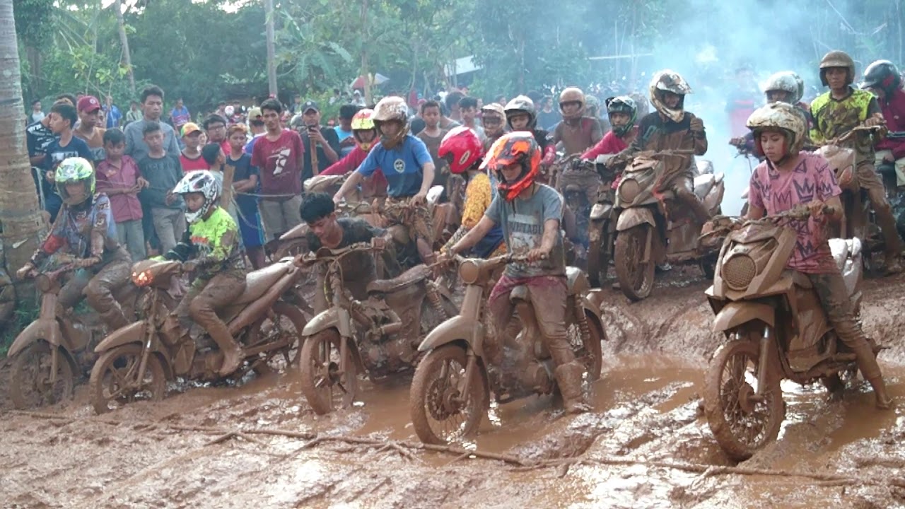 Rider cewek cewek Latian balap lumpur lebak jepara