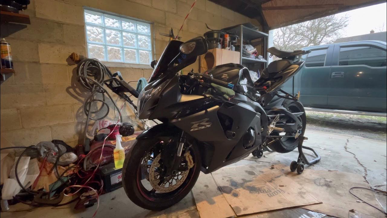 GSXR 1000 Carbon Smith Velocity Stack Install Pt.1 - YouTube