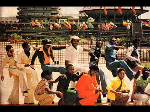 L'Orchestre Les Mangelepa - Ole Ole - YouTube