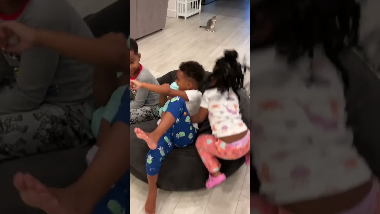 NOVA PLAY FIGHTING WITH BROTHERS Shorts