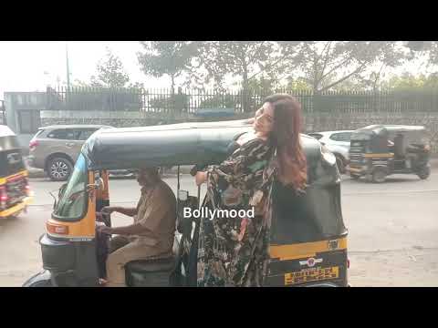 Shriya Saran, behaved dramatically with the autorickshaw in front of the public