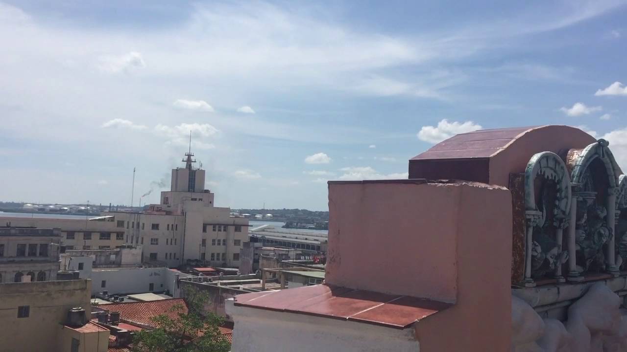 Küba Havana Hotel Ambos Mundos roof bar - YouTube