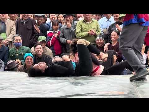 Beautiful female wrestler fell backwards in the ring #wrestling #thinhhanh #vatnu