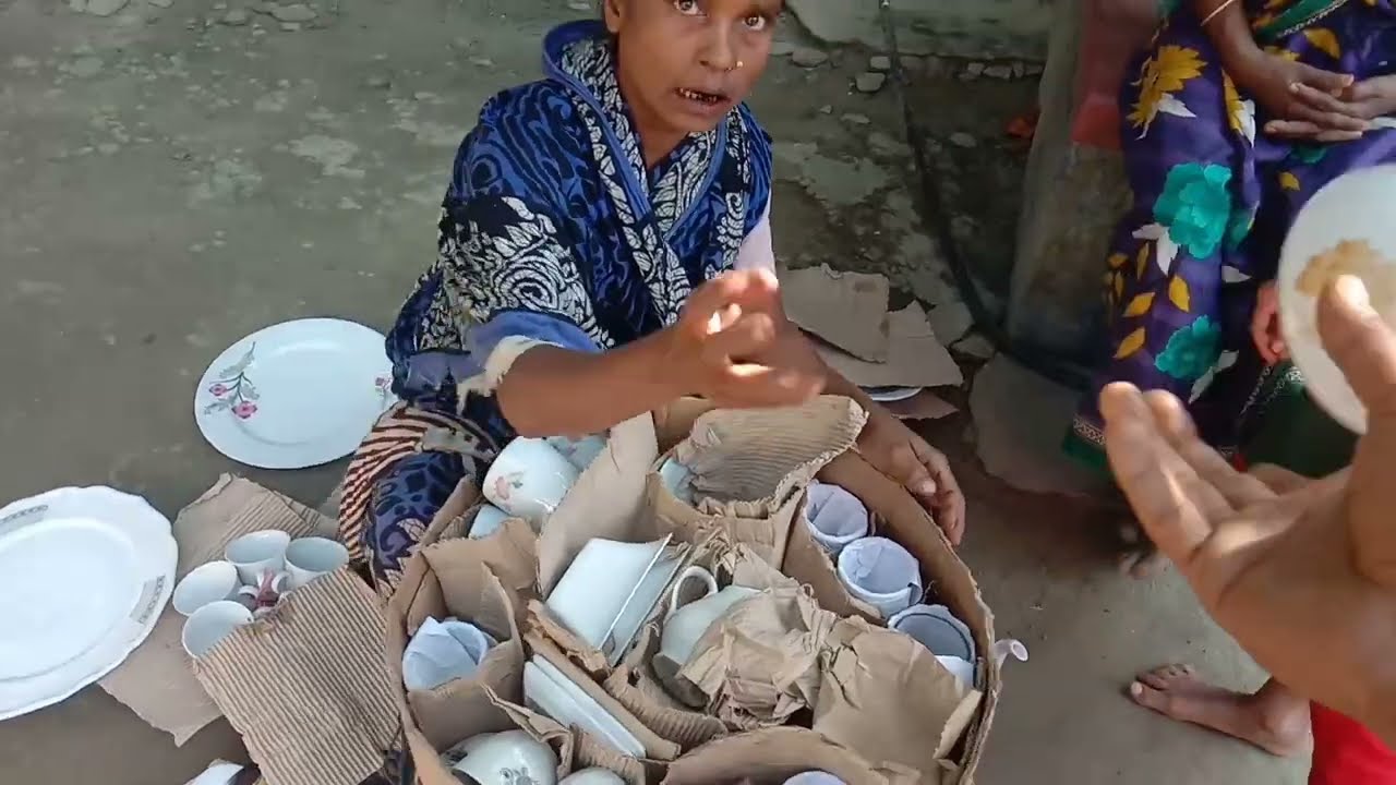 কড়ির থালা-বাসন বিক্রেতা খালা খুবই চালাকি করে বিক্রি করে।MR Agro
