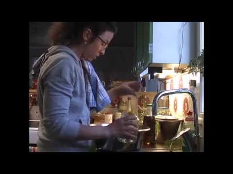 Video: Ostsoppa Med Höna Och Grönsaker