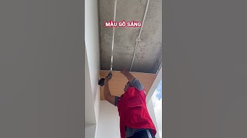 Thi công trần ban công bằng tấm nhựa giả gỗ cho nhà phố 4 tầng