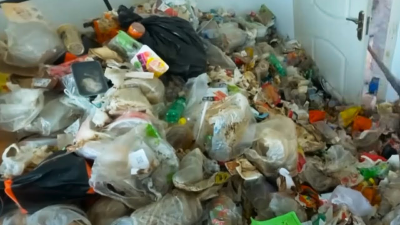 Terroble Garbage 😭 TERRIBLE GARBAGE HOUSE, HARD TO START CLEANING! THE SMELL IS ...