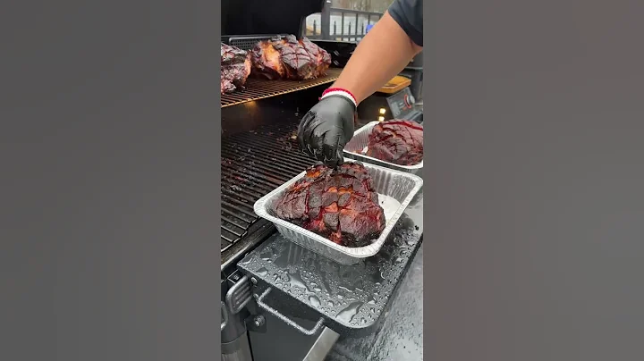 Hot and Fast Pulled Pork on the Traeger Timberline XL | BBQFriend