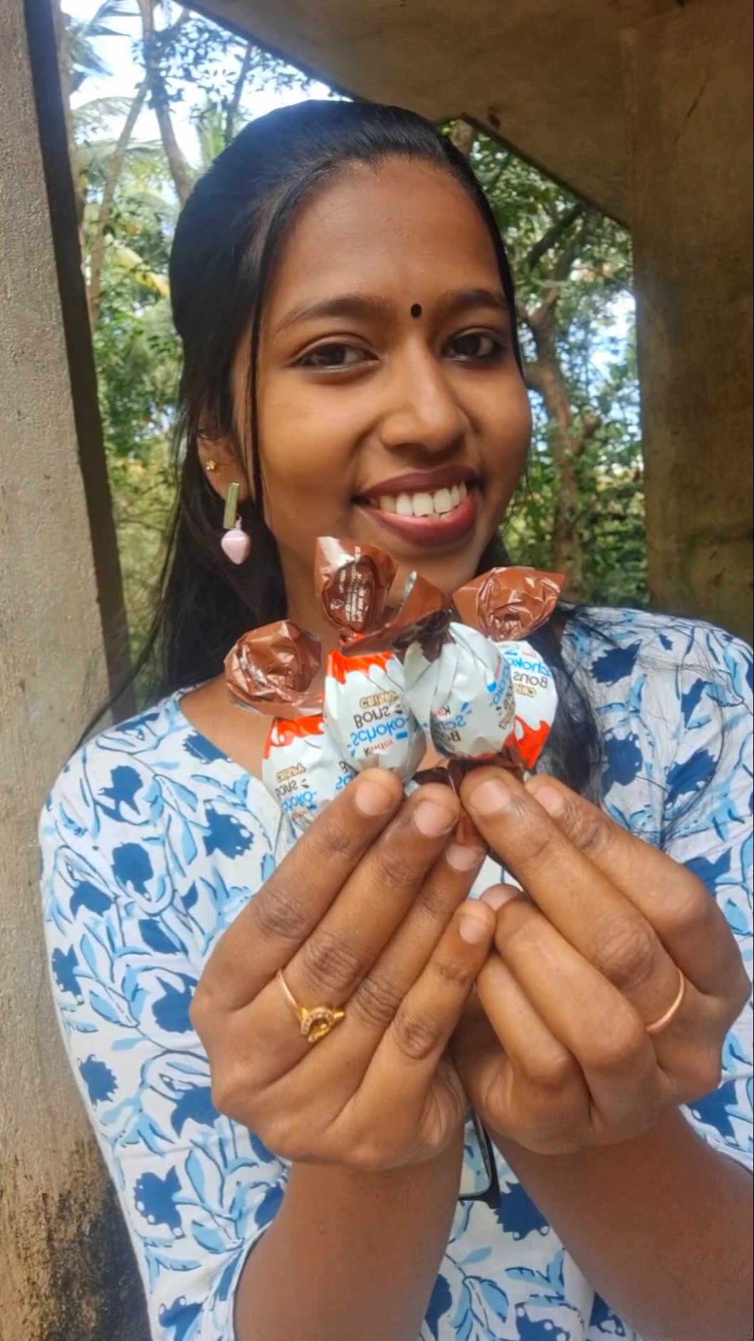 Kinder schoko bons crispy#youtubeshorts #shortsvideo #kuttusvlog # ...