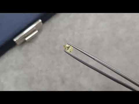 Unheated yellow pear-cut sapphire 0.82 carats, Madagascar Video  № 2