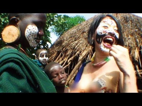 Wn 感動 美しすぎるフォトグラファー ヨシダナギが自ら裸になりアフリカ少数民族を撮る その映像がヤバすぎて世界が感動