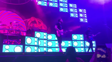 blink-182 Blame It On My Youth LIVE 8-1-19