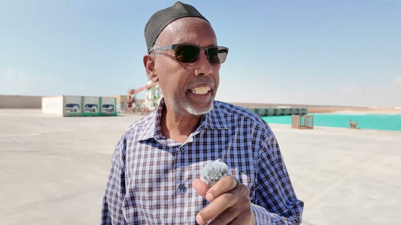 Booqashadeenii Xeebta iyo Dekada Garacad 