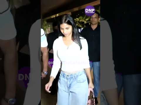 Suhana Khan sports an all casual look as she is spotted at the airport  || DNP ENTERTAINMENT
