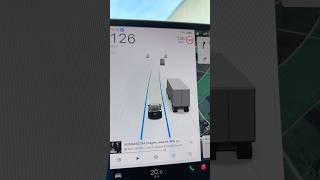 Wie reagiert der Autopilot bei LKWs #tesla #teslamodels #teslamodely #autopilot #lkw #teslamodel3