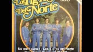 Video thumbnail of "No me alcanza - Los Tigres del Norte"