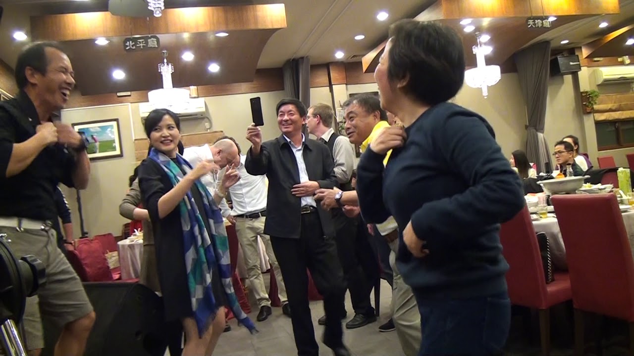 DMA Open House film 09_dancing party YouTube