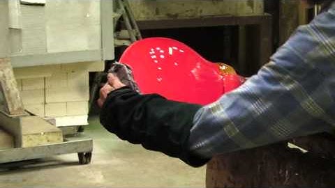 Glass Blowing, how to make a Gourd Vase part 2
