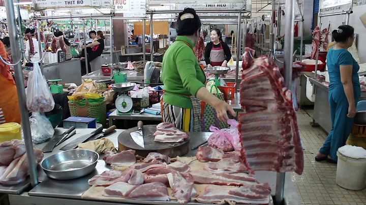Ladies in Dan Ung Meat Market Vietnam