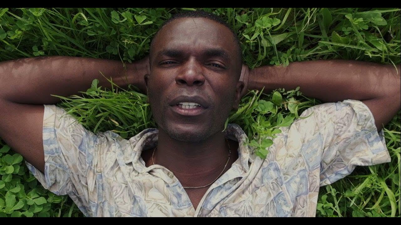 Sacedi - Face au nom de Jésus (Clip Officiel)
