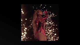 Beyoncé sings drunk in love in an empty arena (Dubai version) Resimi