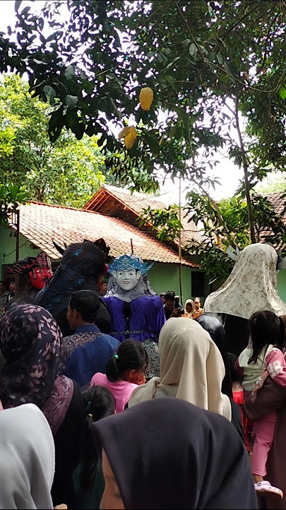 Sehen Sie, wie Banten Ondel-Ondel tanzt #ondelondel #banten