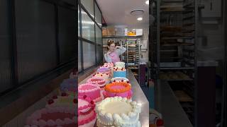 Decorate Cakes With Me In The Bakery