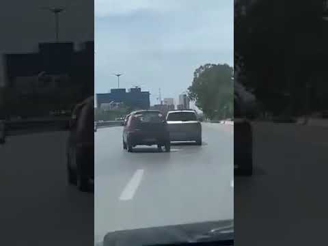 حادث مرور اليوم على المباشر في العاصمة تسبب بوفاة السائق و هروب القاتل