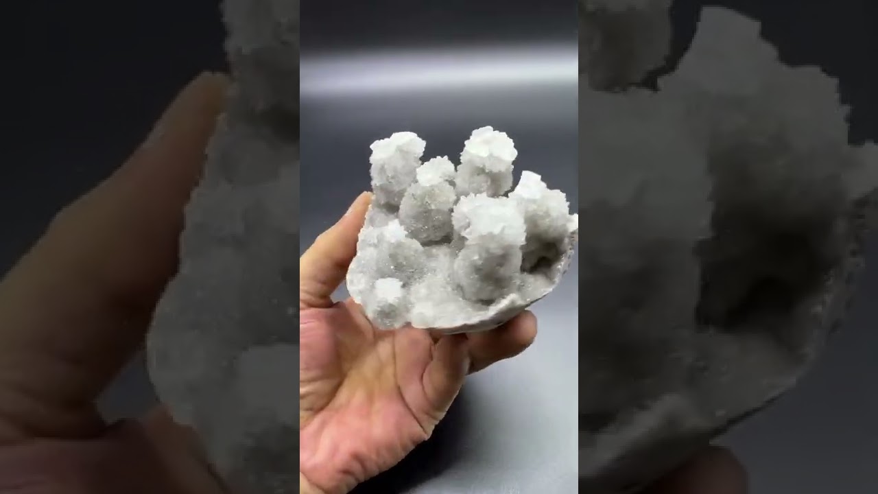 Flowers jungle Calcite size: 7.8cm Origin: Wenshan, Yunnan, China. Available