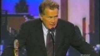 Martin Sheen wins TV Guide Award 2001