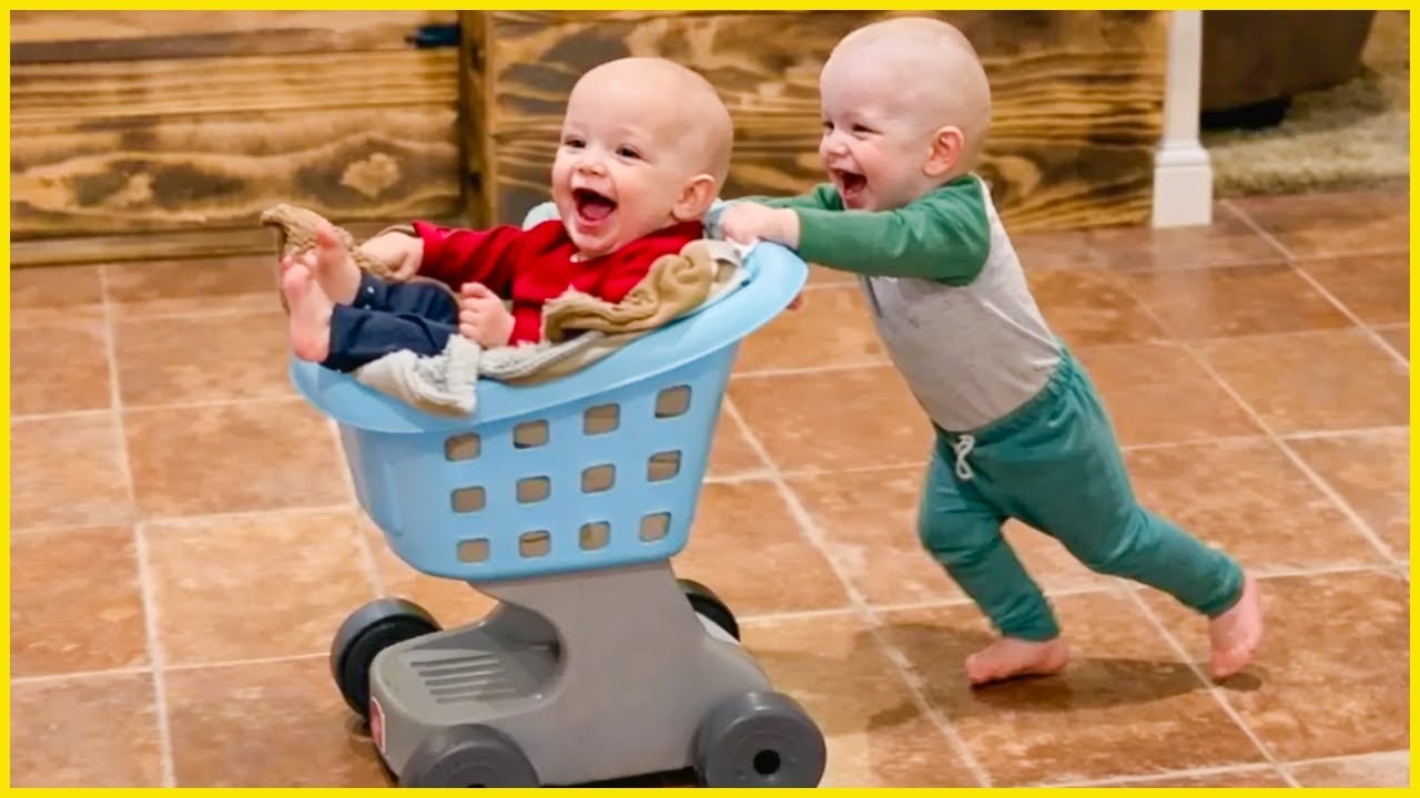 Hilarious Baby Moments with Siblings || Peachy Vines
