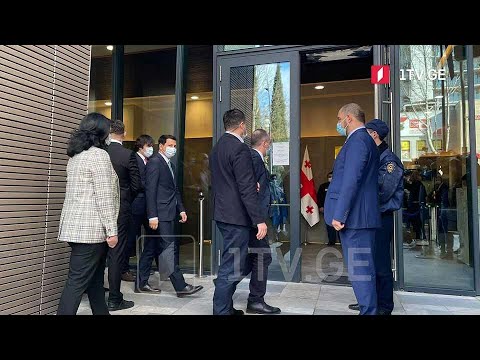 პოლიტიკური დიალოგი ევროკავშირის მედიაციით