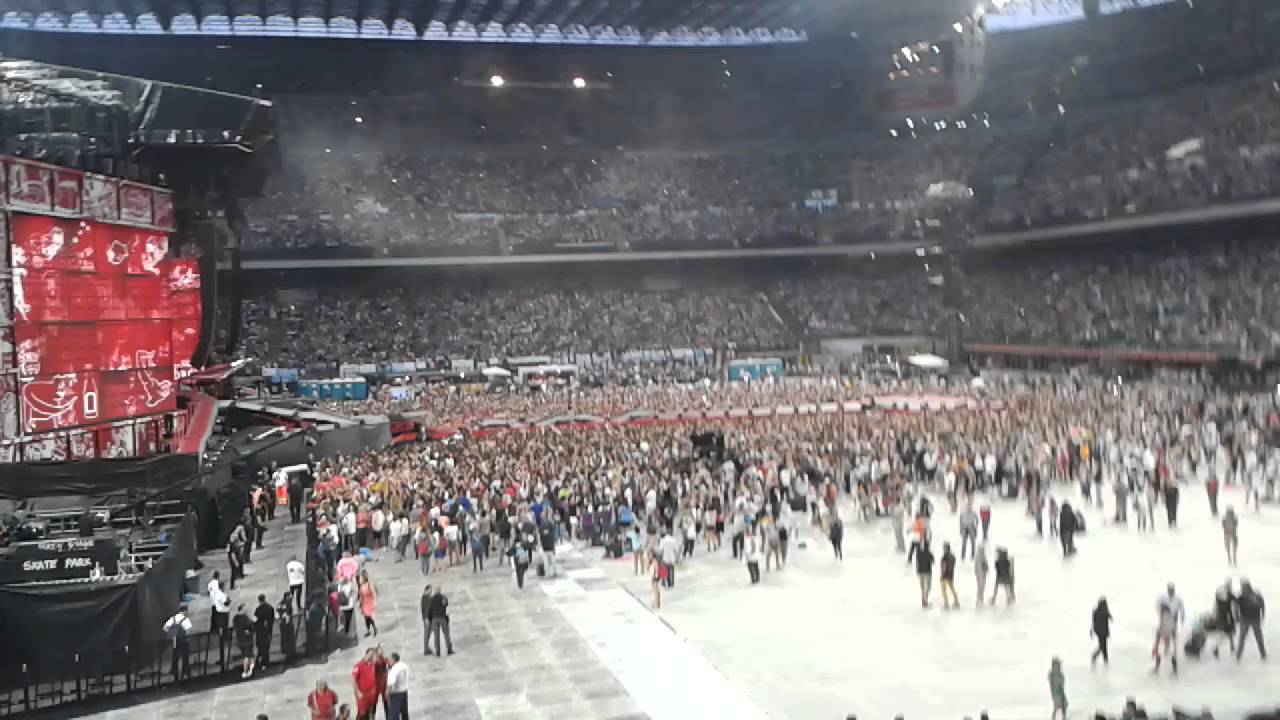 Macarena before One Direction concert 28/06/14 Milan San Siro Stadium ...