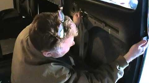 Install VW bug door poppers #488